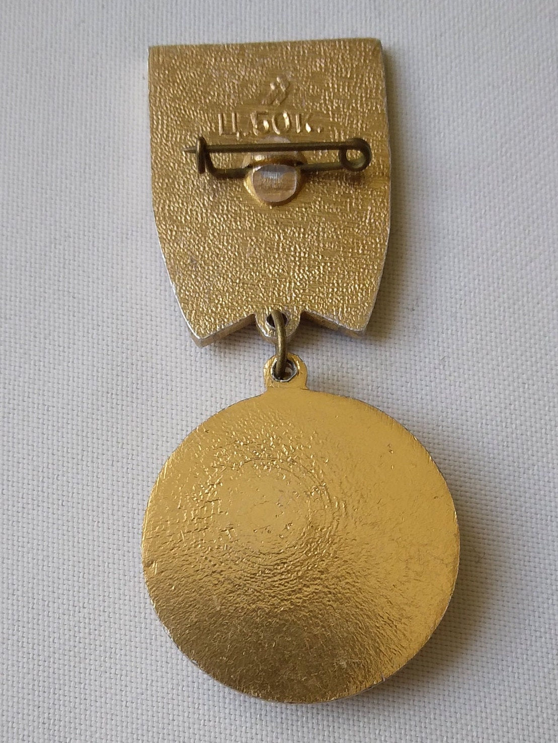 October Revolution USSR, Red Star, Aurora ship, Metal and Enamel, Soviet badge Communist award