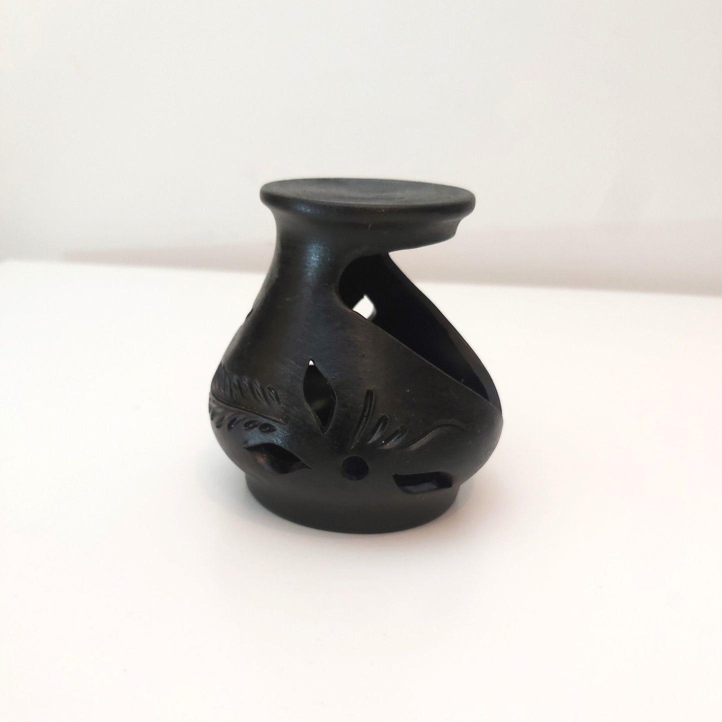 Vintage Black Matte Ceramic Oil Burner: Tea Light Wax Warmer