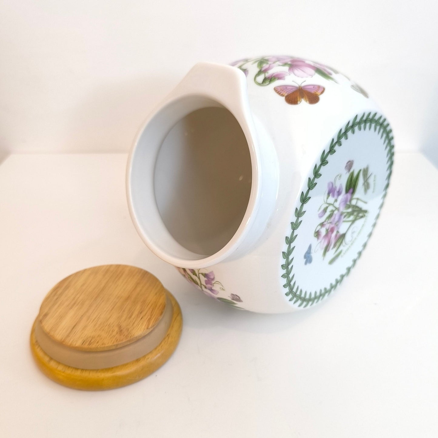 Portmeirion Botanic Garden Cookie Jar: Sweet Pea & Butterfly Design
