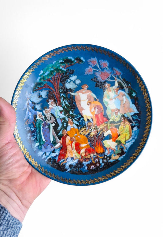Vintage Decorative Collectible Plate, Warmth of Friendship, Palekh Art by Anatoly Vlezko, USSR