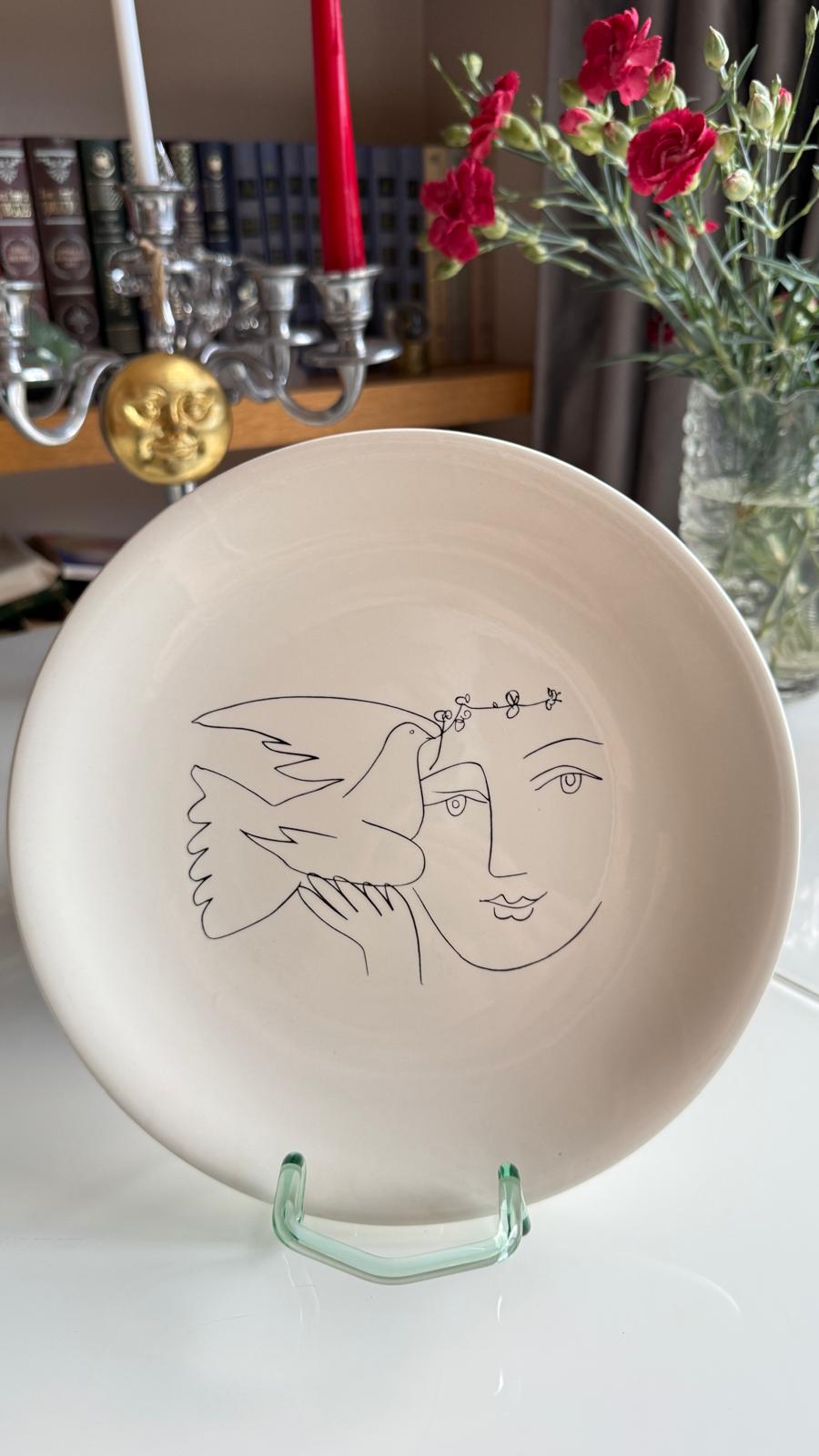Limoges Porcelain Plate Woman with Dove Picasso Style Wall 24cm 1970s