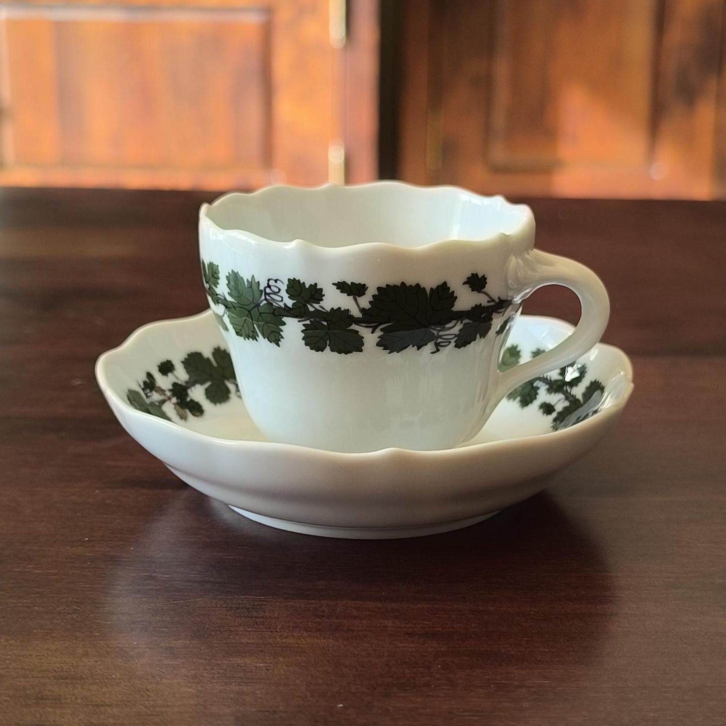 Meissen Porcelain Demitasse Set Espresso/Tea Cup & Saucer Green Vine Pattern with Scalloped Edge