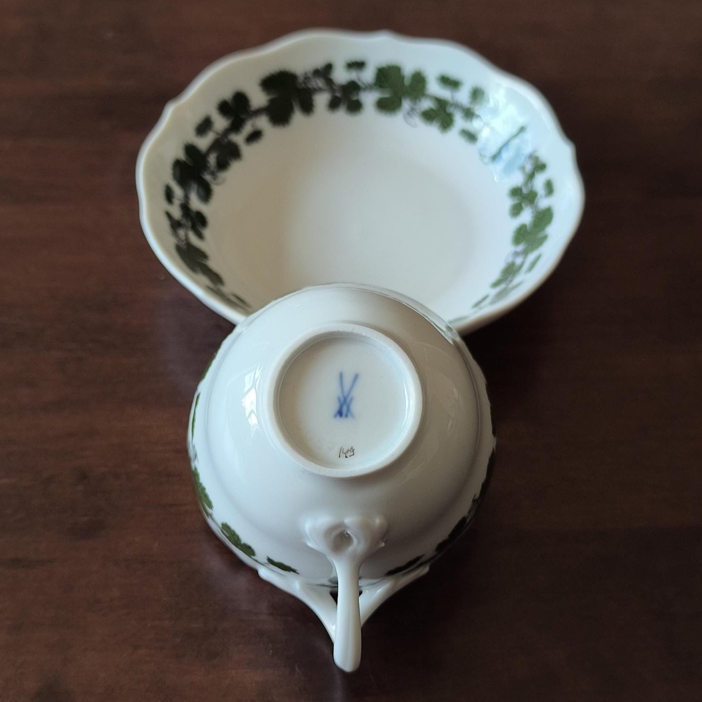 Meissen Porcelain Demitasse Set Espresso/Tea Cup & Saucer Green Vine Pattern with Scalloped Edge